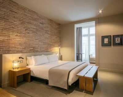 Colectia Stays Pau Claris